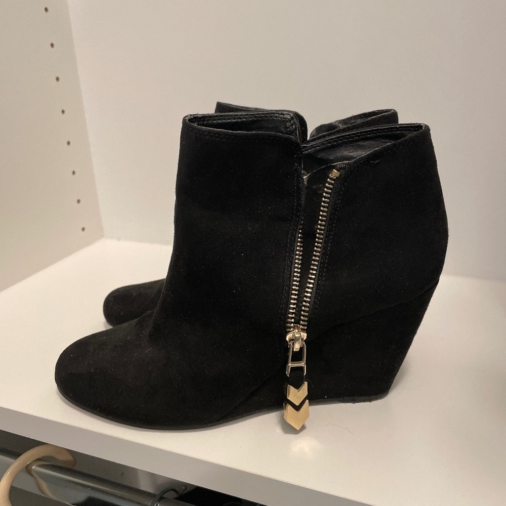 Black wedge bootie